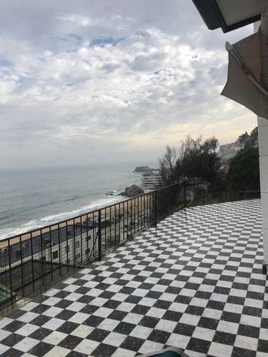 Remodelada con espectacular vista al mar (74624) - Imagen 23