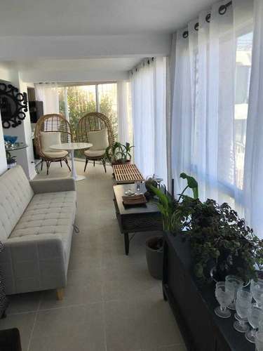 Remodelada con espectacular vista al mar (74624) - Imagen 13