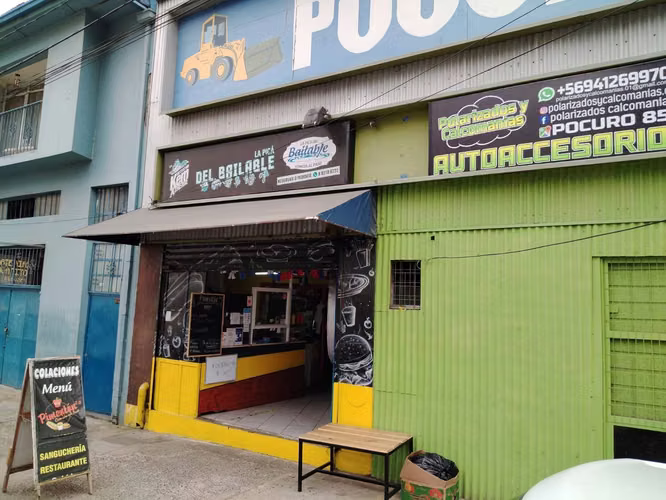 2 Locales Comerciales en calle Pocuro  (74512)