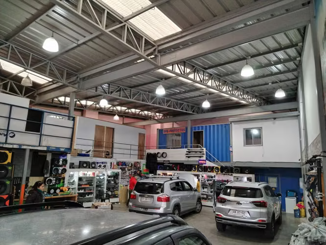 2 Locales Comerciales en calle Pocuro  (74512)
