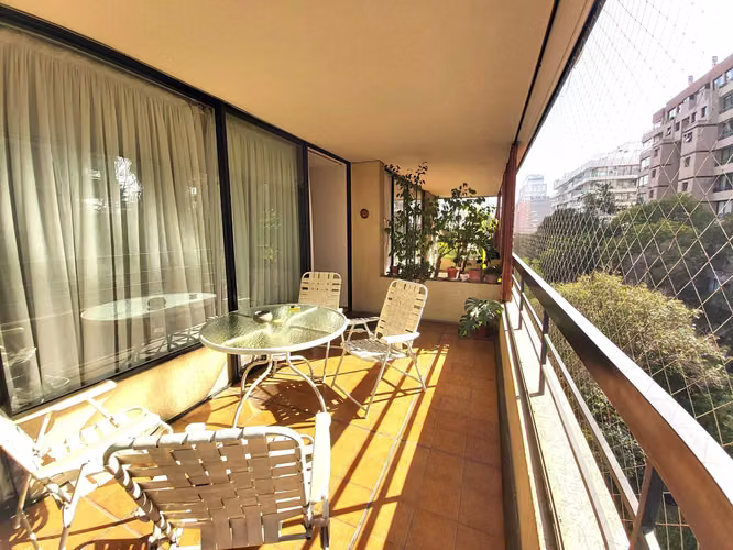Vista nororiente con amplia terraza (74342)