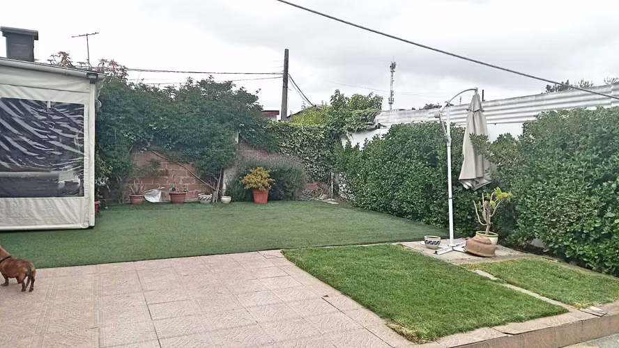 Casa de 2 pisos // Los carrera // Frodden (74243)