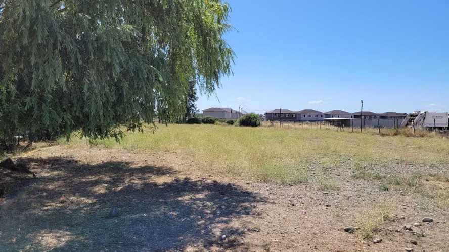 Linares terreno 4.945m2 (73890)