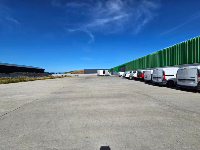Venta amplia bodega (75316)