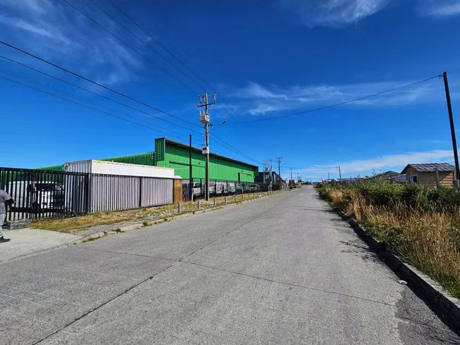 Venta amplia bodega (75316)