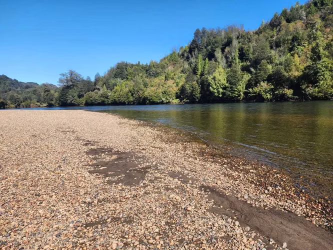 KM 20 AYSEN-LAGO RIESCO (76136)