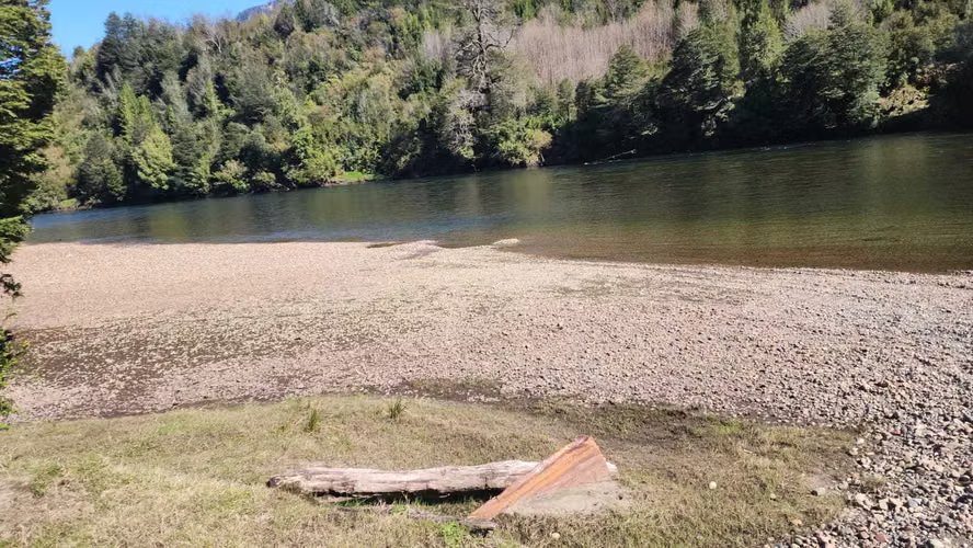 KM 20 AYSEN-LAGO RIESCO (76136)
