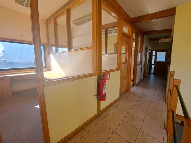 Venta amplia propiedad comercial (76027)