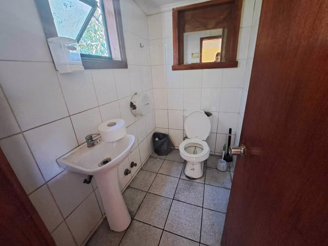 Venta amplia propiedad comercial (76027)