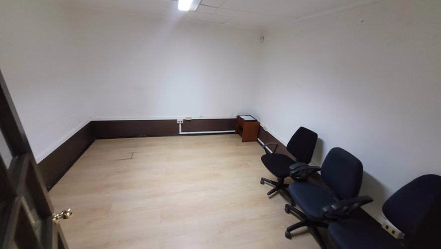 Gran oportunidad de inmueble comercial (76022)