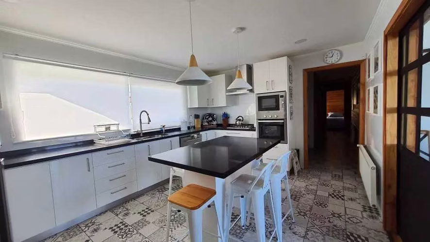 MARAVILLOSA CASA EN FRUTILLAR (75969)