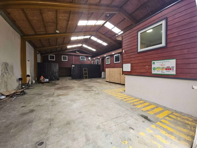 Arriendo Oficinas, bodega Taller, Puerto Mon (75867) - Imagen 5