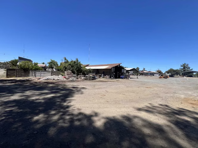 Vendo terreno comercial, ideal para mall Chino, bodegas, etc.