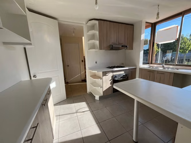 VENTA DE CASA RECIEN REMODELADA EN ISLA DE MAIPO - VALLE LA RESERVA 3D 3B 2E