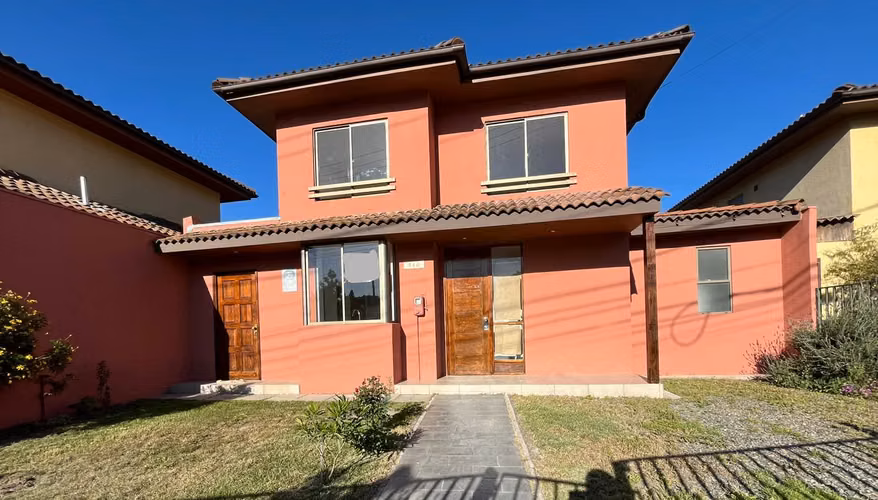 VENTA DE CASA RECIEN REMODELADA EN ISLA DE MAIPO - VALLE LA RESERVA 3D 3B 2E