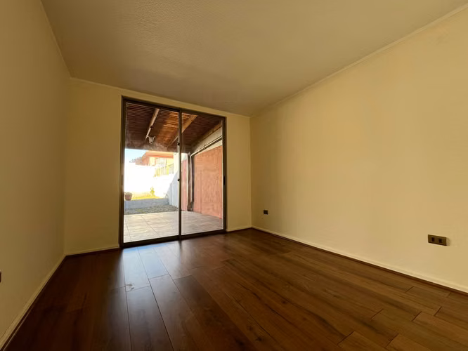 VENTA DE CASA RECIEN REMODELADA EN ISLA DE MAIPO - VALLE LA RESERVA 3D 3B 2E