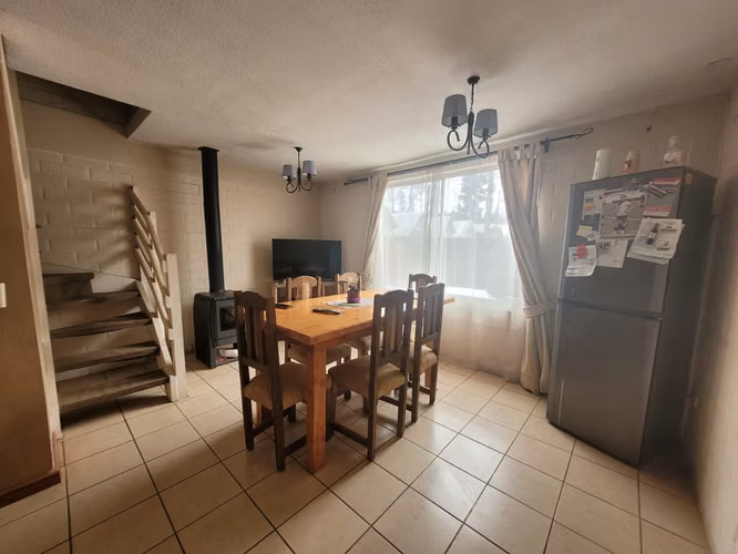Cómoda y amplia casa en villa los Castaños de Labranza - Imagen 3