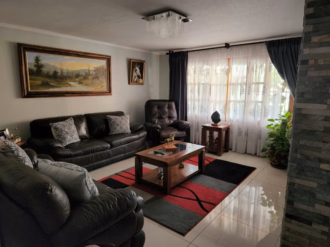 Vendo Casa 5 Dormitorios Sector Norte en condominio Valor 9.100UF