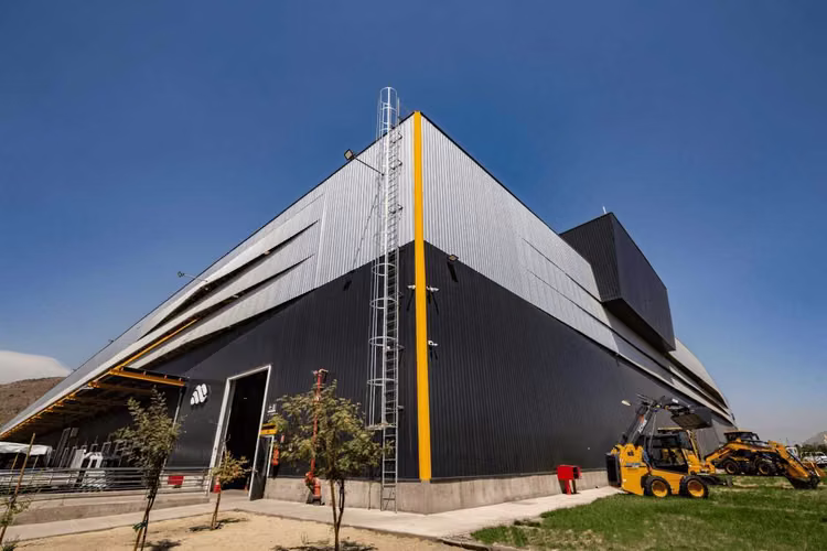 BODEGA 345 M2 EN AV EDUARDO FREI MONTALVA (75022)
