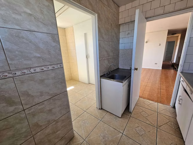 Arriendo departamento centro calle salas (76822)