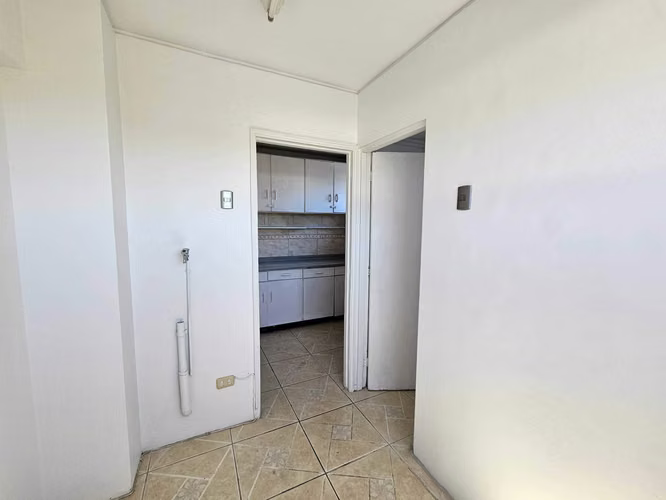 Arriendo departamento centro calle salas (76822)