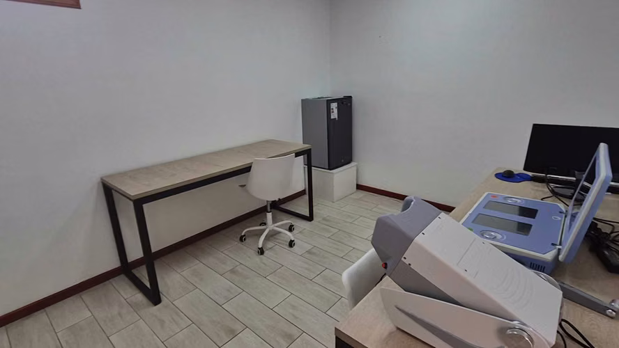 En Venta Centro Medico de Alto Estándar (77691)