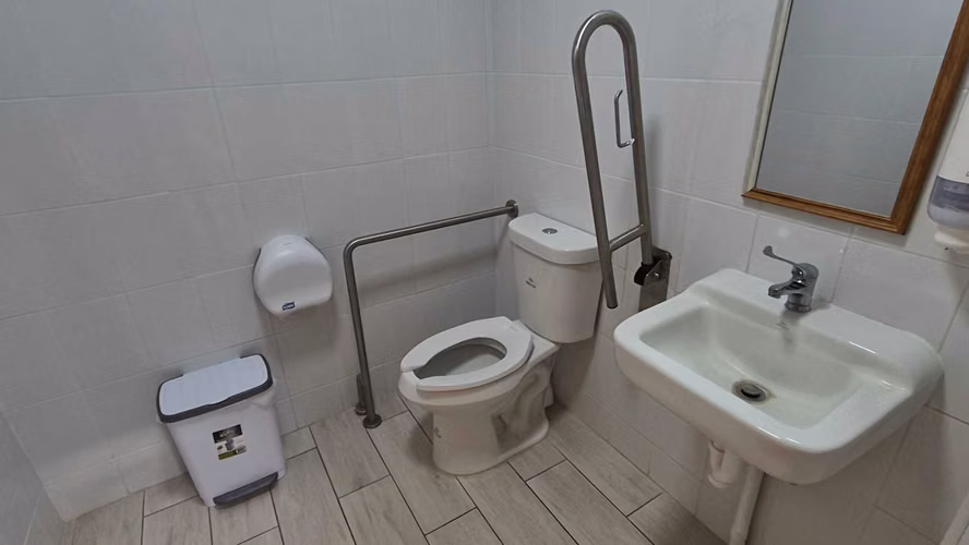 En Venta Centro Medico de Alto Estándar (77691)