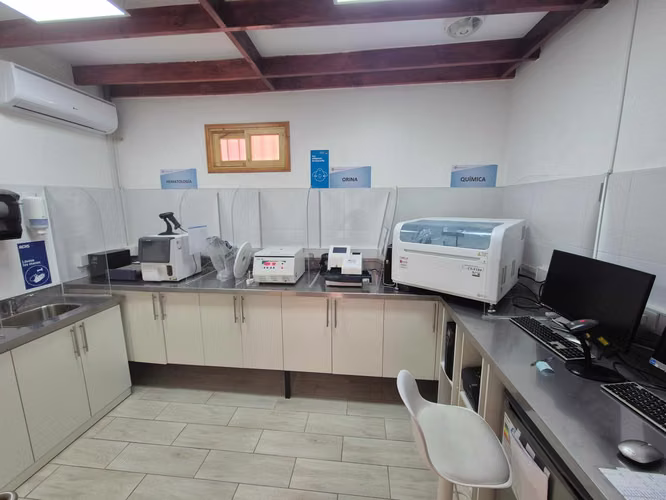 En Venta Centro Medico de Alto Estándar (77691)