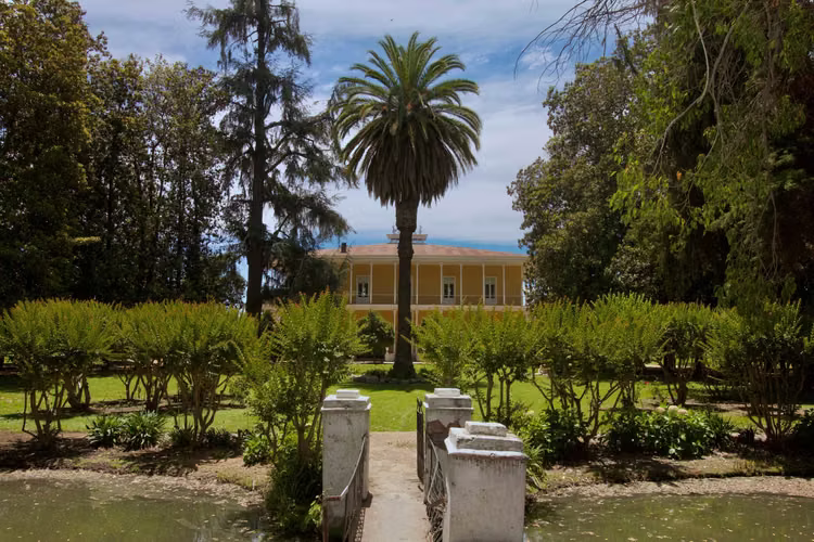 Casona con 16 Dormitorios (77848)