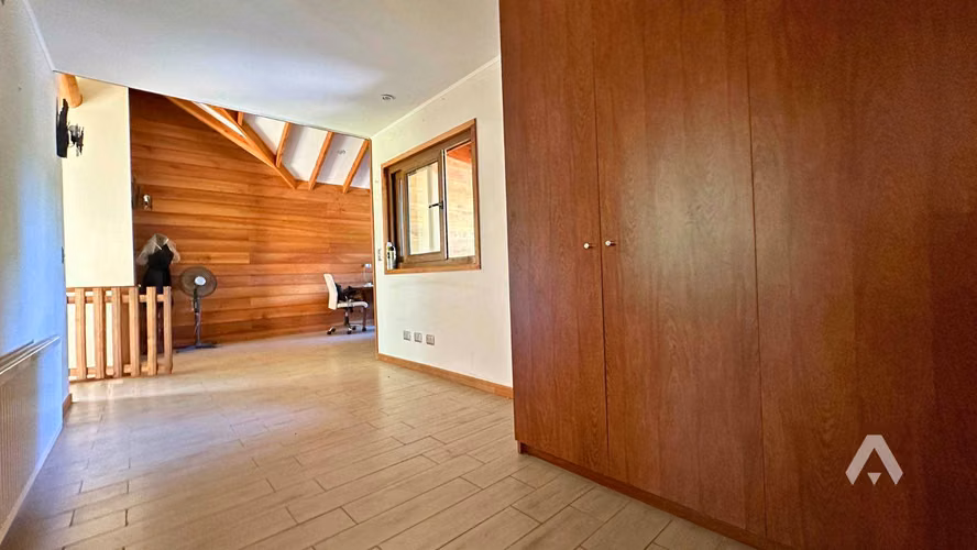 ID:046V Amplia casa en venta en Pucón (70345)