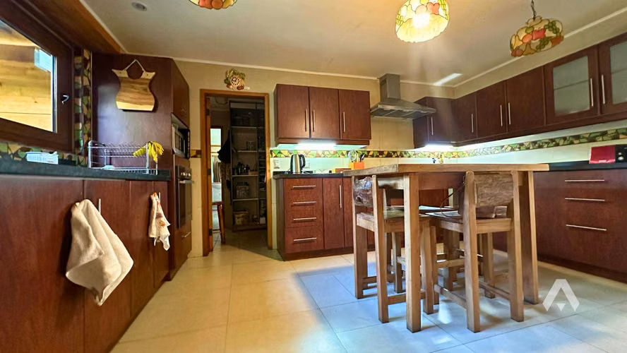 ID:046V Amplia casa en venta en Pucón (70345)