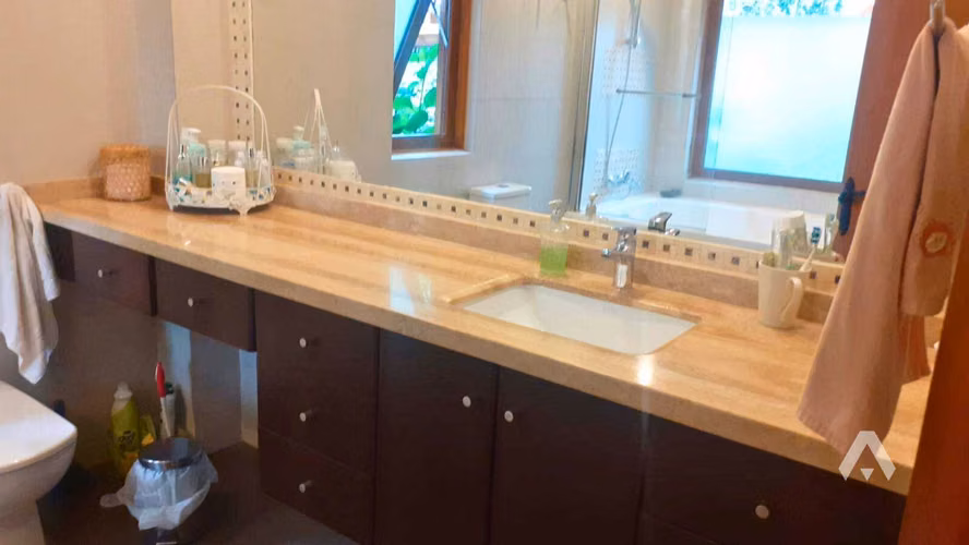 ID:046V Amplia casa en venta en Pucón (70345)