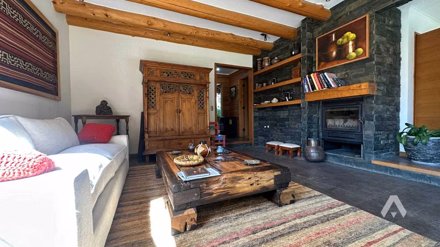 ID:046V Amplia casa en venta en Pucón (70345)