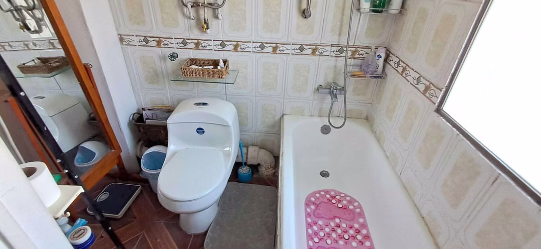 Hermosa Casa remodelada con piscina y patio (78340)