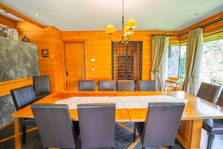 Se Vende Amplia Casa en Villarrica, Equipada En Condominio.