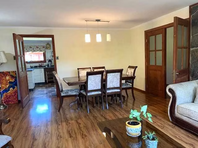 Casa y Quincho, en Condominio Las Mariposas (78611)