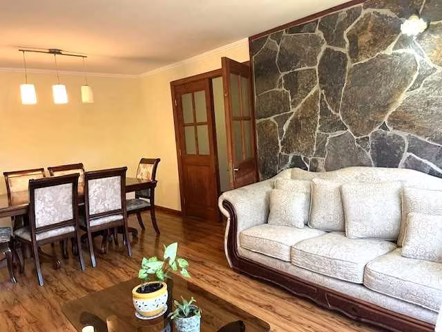 Casa y Quincho, en Condominio Las Mariposas (78611)