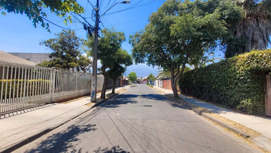 Venta Casa Gran Terreno / Calle Tranquila - Imagen 14