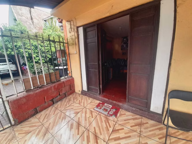 Casa con dpto interior más local (79018)
