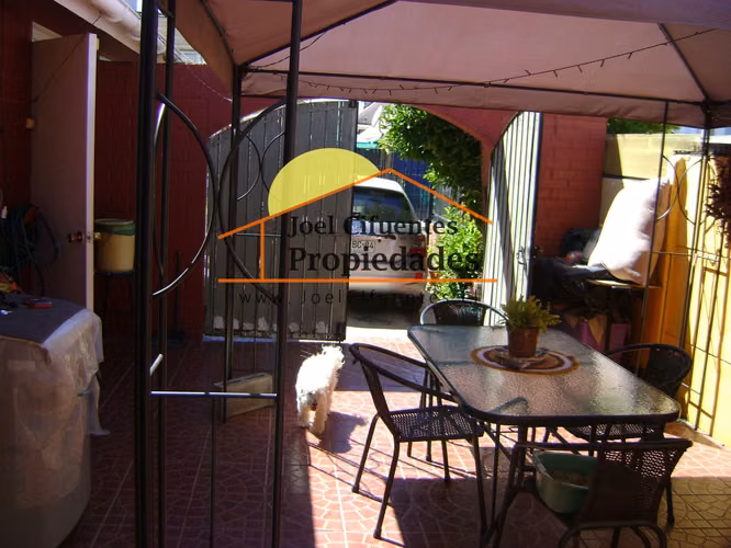Excelente casa, ubicada en sector Los Pinos, Quilpué.