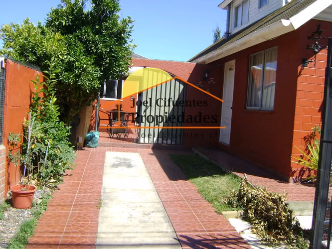 Excelente casa, ubicada en sector Los Pinos, Quilpué.