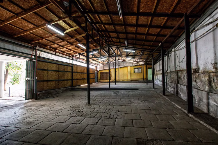 CASA COMERCIAL / METRO MANUEL MONTT (79669)