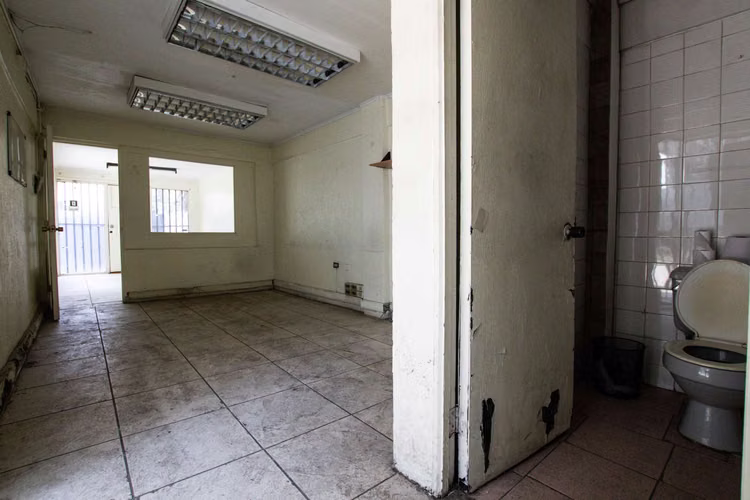 CASA COMERCIAL / METRO MANUEL MONTT (79669)