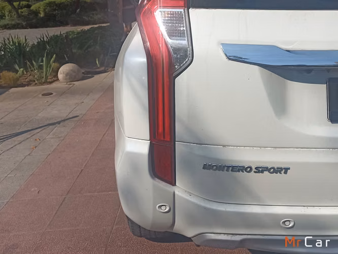 MITSUBISHI MONTERO SPORT 2019