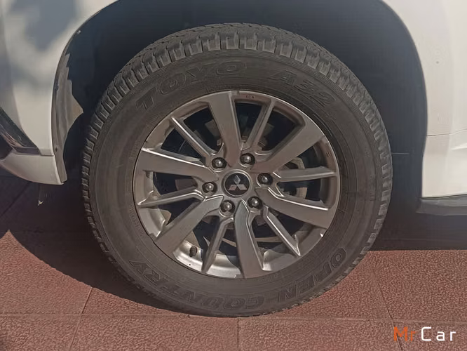 MITSUBISHI MONTERO SPORT 2019