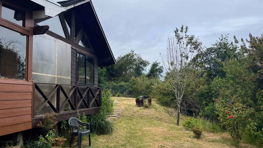 Venta de parcela con casa en Agua del Obispo