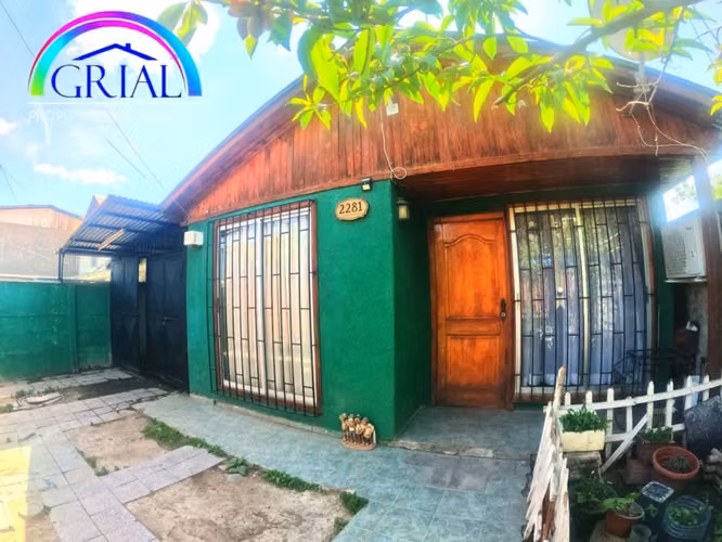 se vende amplia casa de un piso en Padre Hurtado