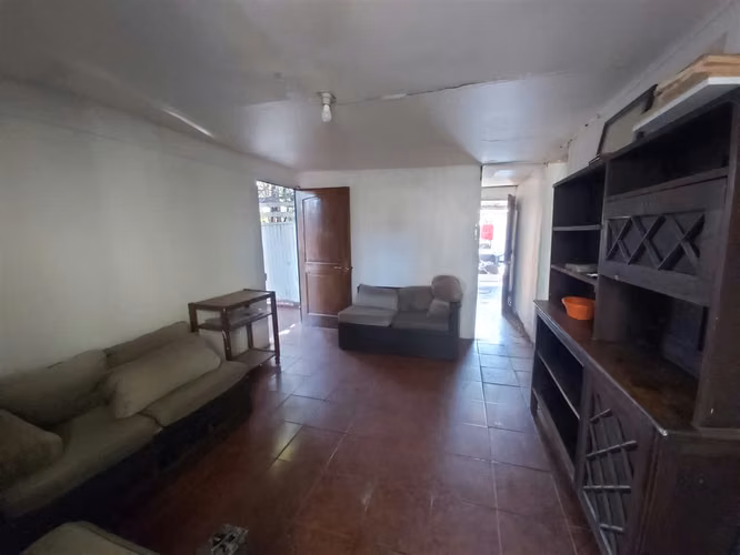 CASA Av Principal Capitan Ignacio Carrera Pinto / Larranaga