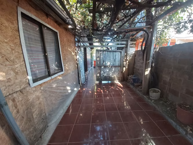 CASA Av Principal Capitan Ignacio Carrera Pinto / Larranaga