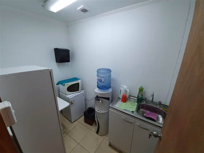 OFICINA Oficinas con amplia bodega en venta en Parque Comercial De Copiapo.
